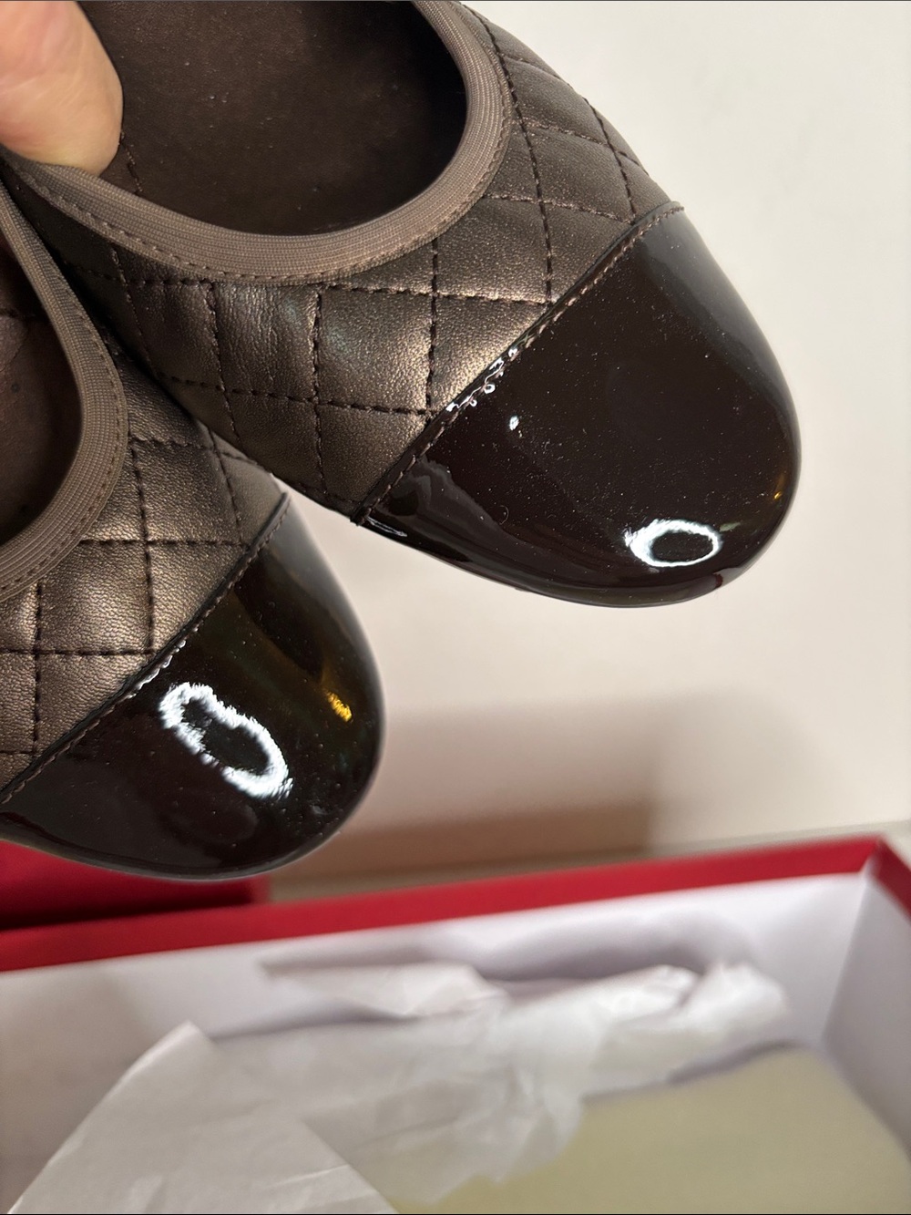 Vaneli Quilted Brown Serena Ballet Flats with Patent Toe 9N NIB - Picture 6 of 7